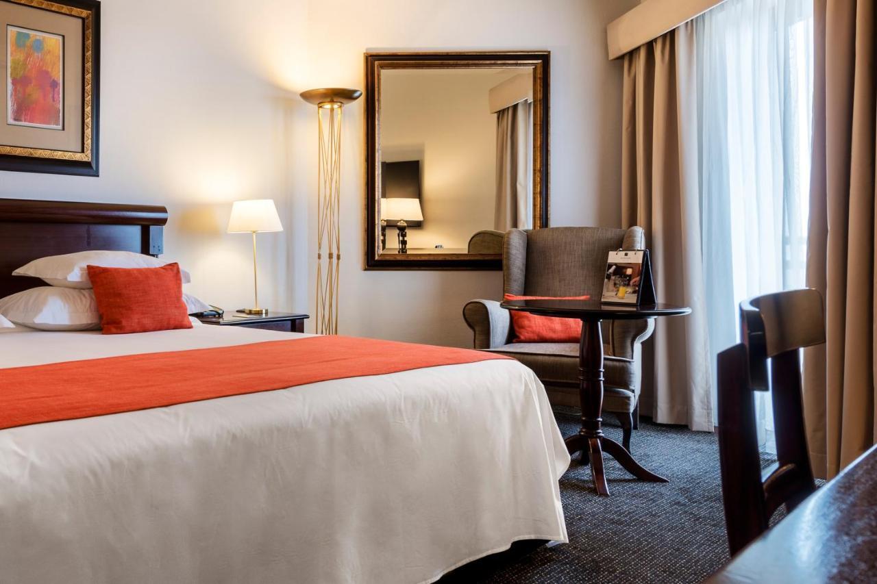 Hotel Alvalade Luanda Extérieur photo