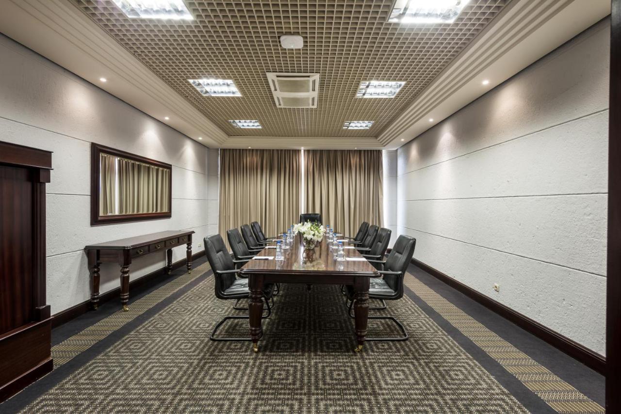 Hotel Alvalade Luanda Extérieur photo