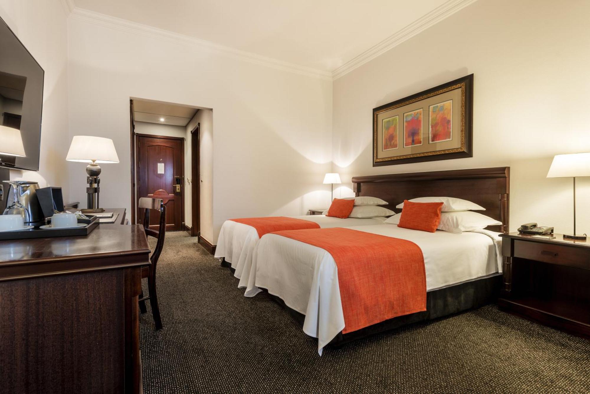 Hotel Alvalade Luanda Extérieur photo