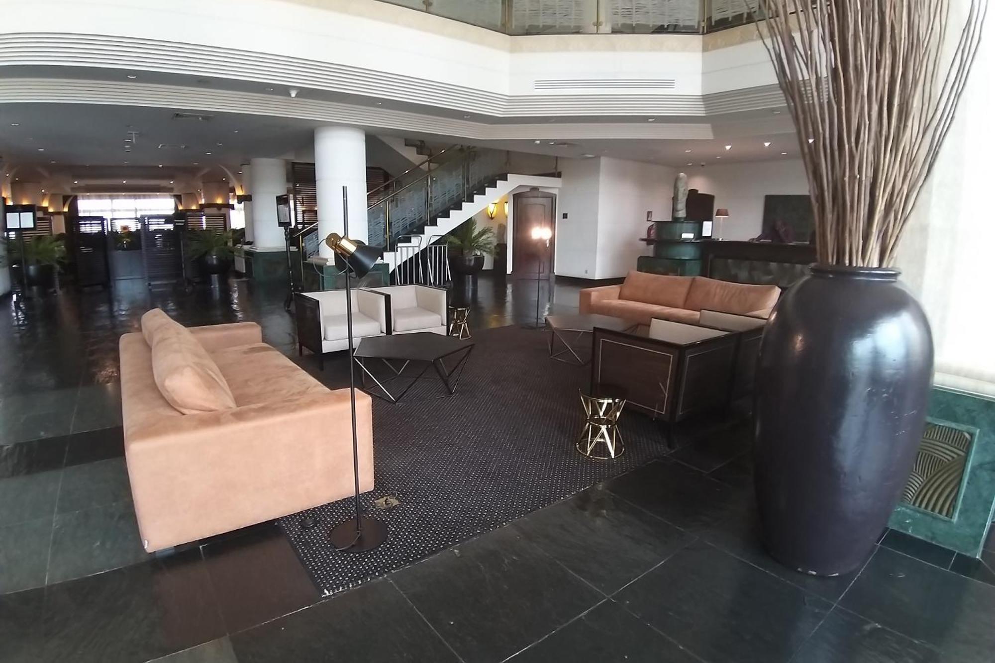Hotel Alvalade Luanda Extérieur photo