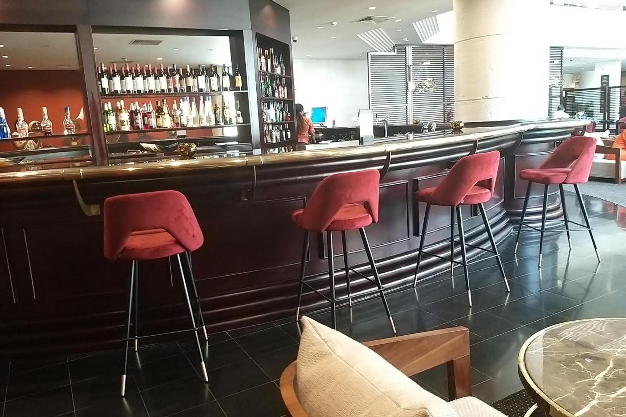 Hotel Alvalade Luanda Extérieur photo