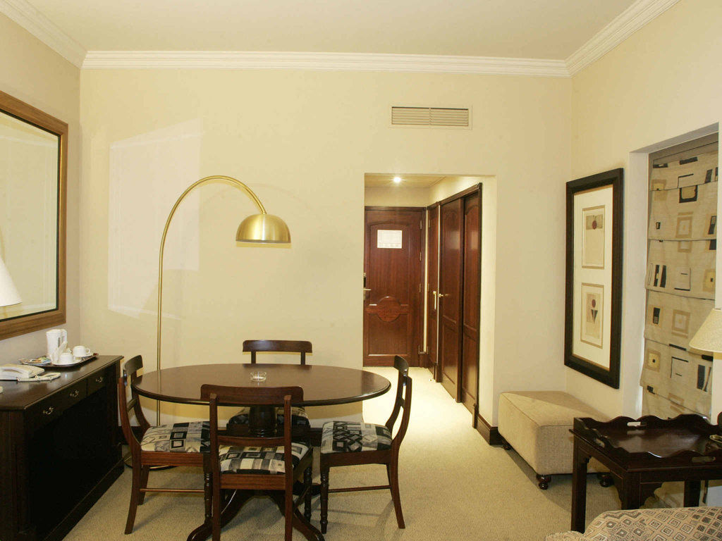 Hotel Alvalade Luanda Extérieur photo